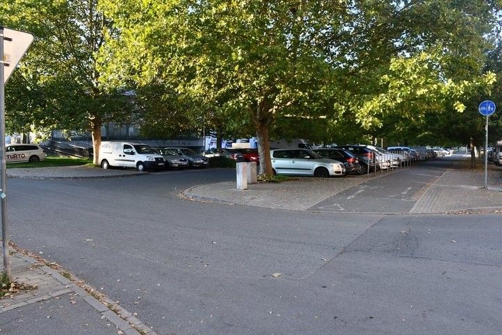 V Doudlevcích se rozšíří zóny placeného parkování. Fotografie: R. Žáková 251009_parkovaci_zona_doudlevecka_04