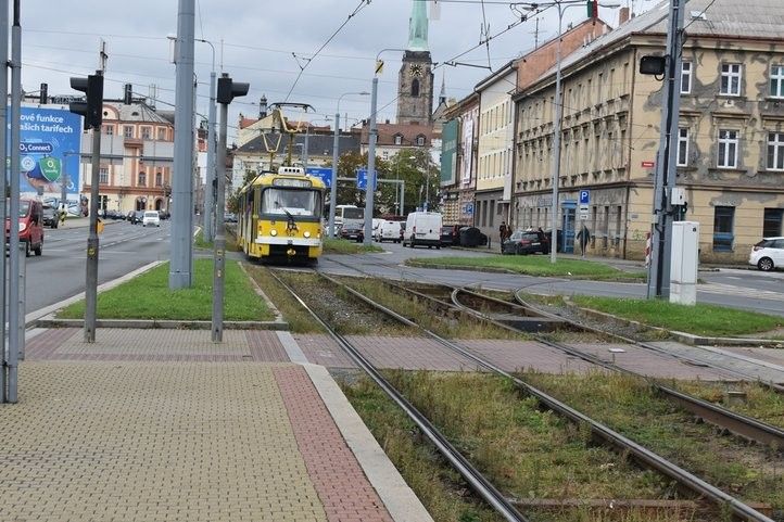 Tramvajová trať na Skvrňany projde rekonstrukcí. Fotografie: H. Josefová 251009_Trat_Skvrnany_04