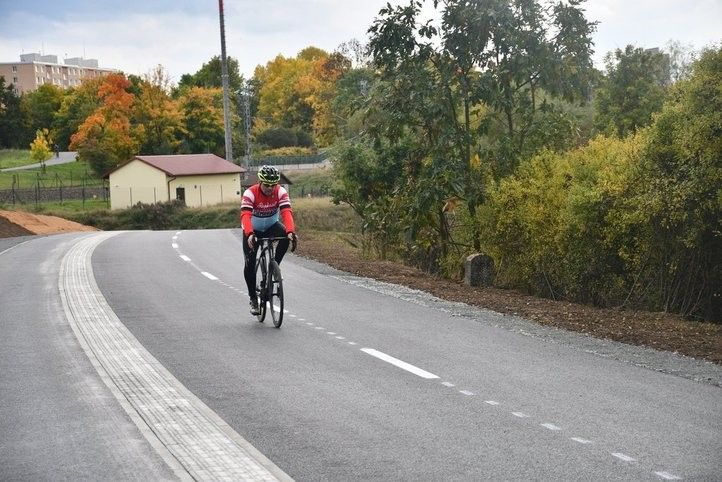 Cyklostezka z Plzně do Chrástu je dokončená. Fotografie: R. Žáková 251010_cyklostezka_chrast_02