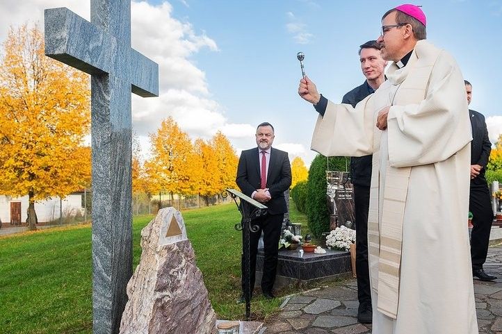 Představení projektu Hroby v dáli. Fotografie: M. Chaloupka 251014_hroby_v_dali_01