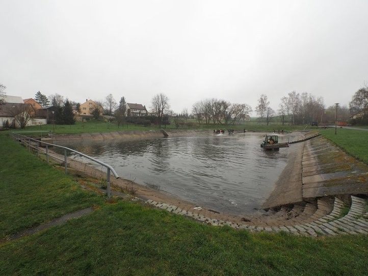 Rekonstrukcí projde vodní nádrž v Červeném Hrádku. Fotografie: M. Gregar, O. Hysek 251015_cerveny_hradek_05