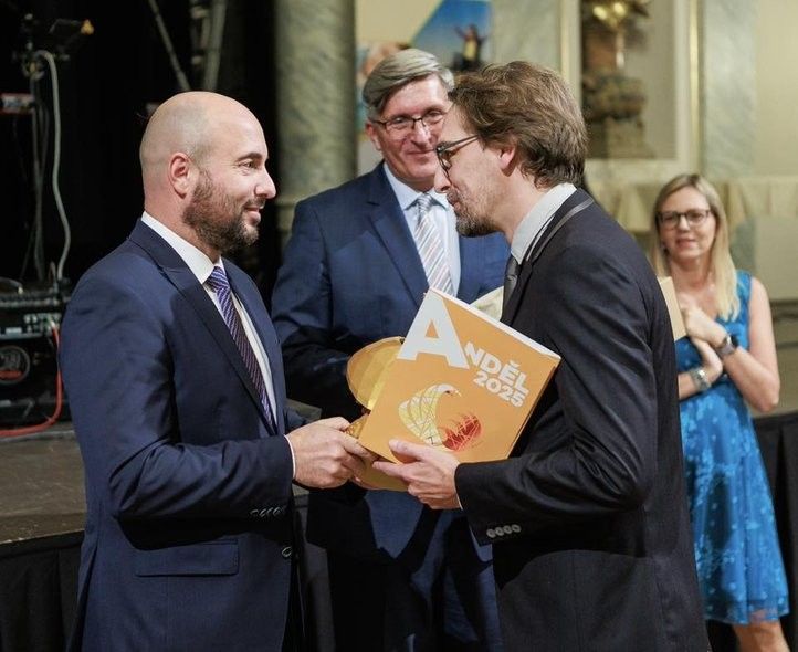 Předávání ocenění Anděl. Fotografie: archiv/O. Totzauer 251015_ples_andel_09