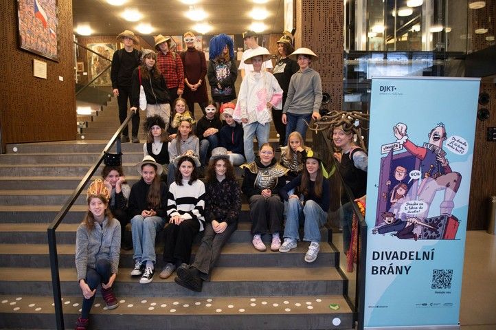 251104_Divadelni_brany_1