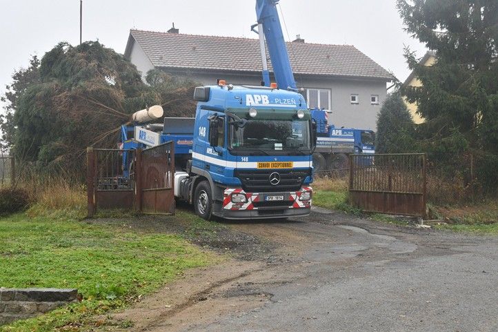 251112_Vanocni_strom_svoz_3