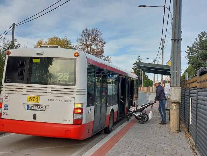 251202_Lhota_zastavka