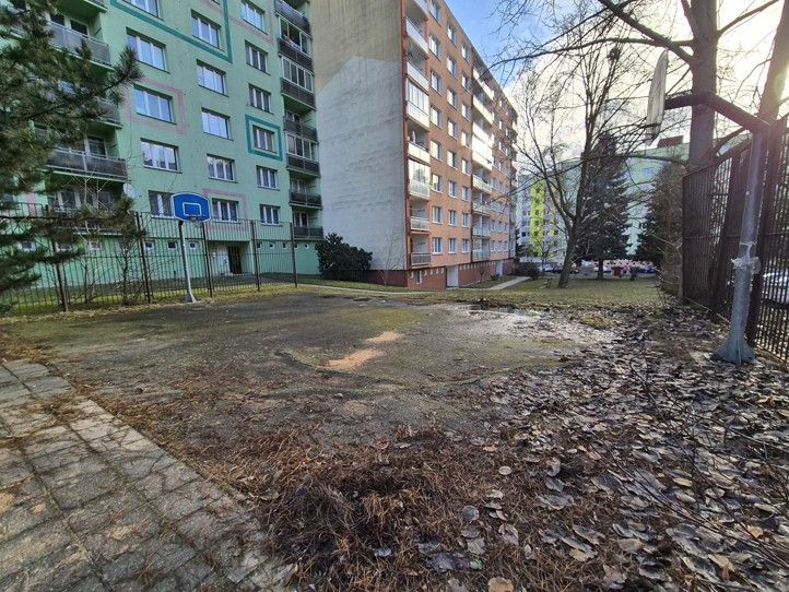 Vnitroblok Sokolovská (zdroj foto: ÚMO Plzeň 1) 260305_Sokolovska_vnitroblok_UMO_1