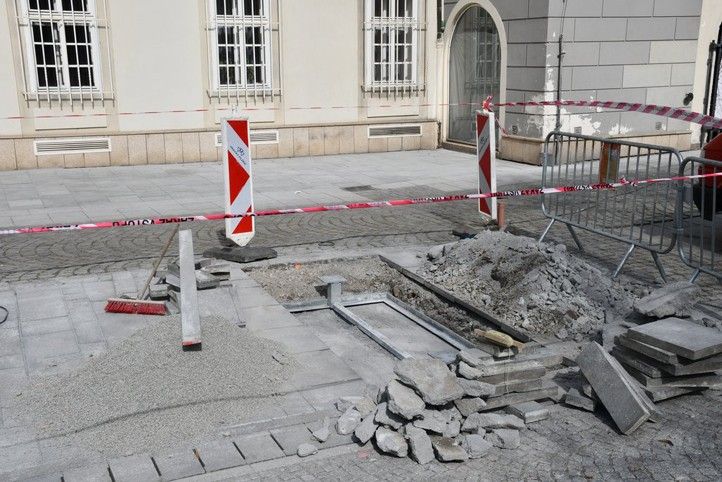 Foto z průběhu opravy: R. Žáková 260413_Sady_dlazba_5