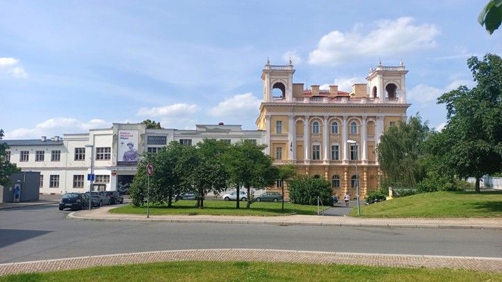 260422_Namesti_Karel_Gott_Peklo