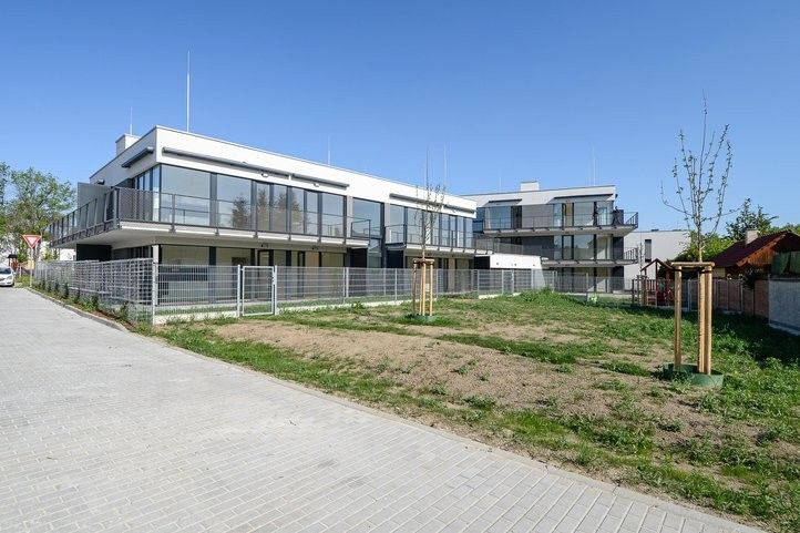 Nový dům v Kreuzmannově ulici. Fotografie: M. Pecuch 260527_bytový_dům_kreuzmannova_01