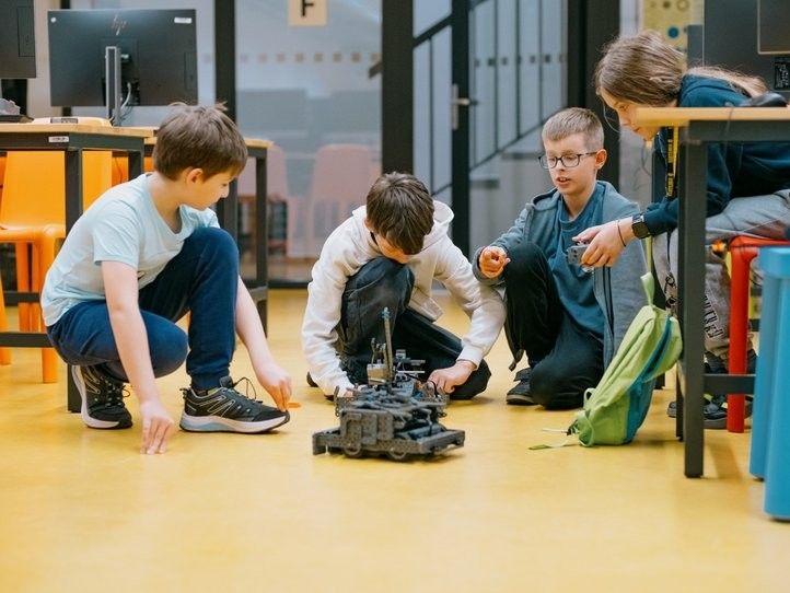 Centrum robotiky nabízí zájmové kroužky na následující školní rok. Fotografie: SITMP 260828_Krouzky_Centrum_Robotiky_3
